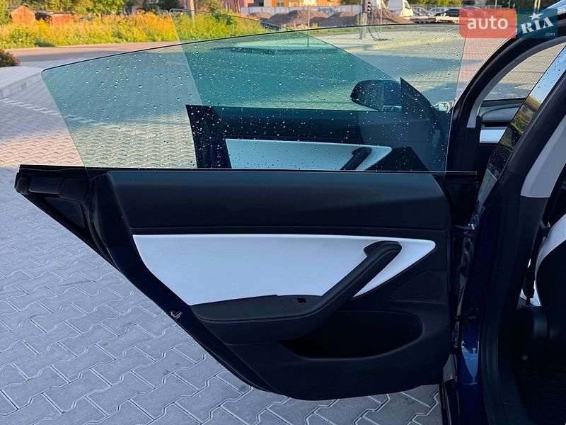 Седан Tesla Model 3 2018 в Владимире