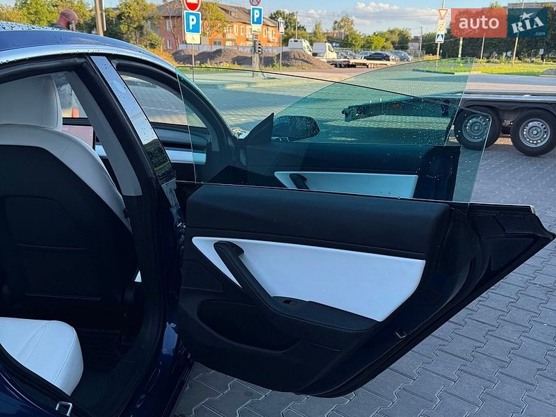 Седан Tesla Model 3 2018 в Владимире