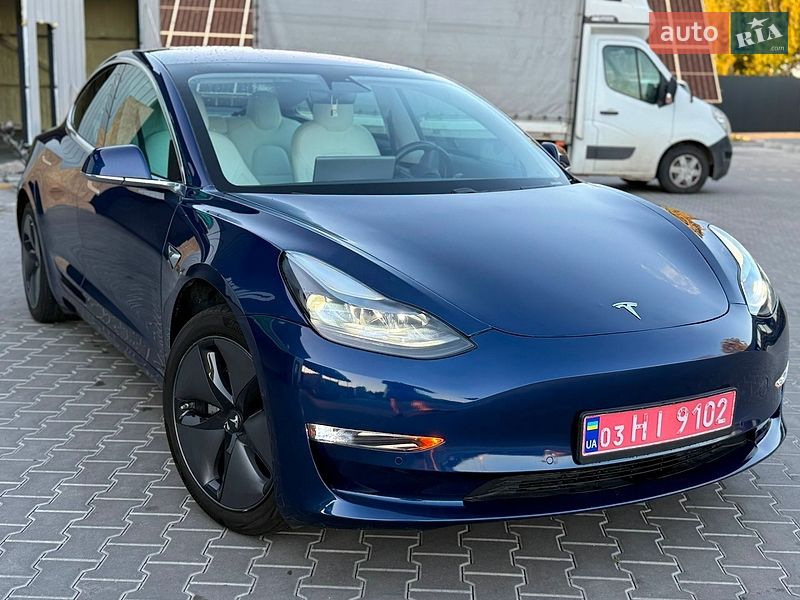 Седан Tesla Model 3 2018 в Владимире