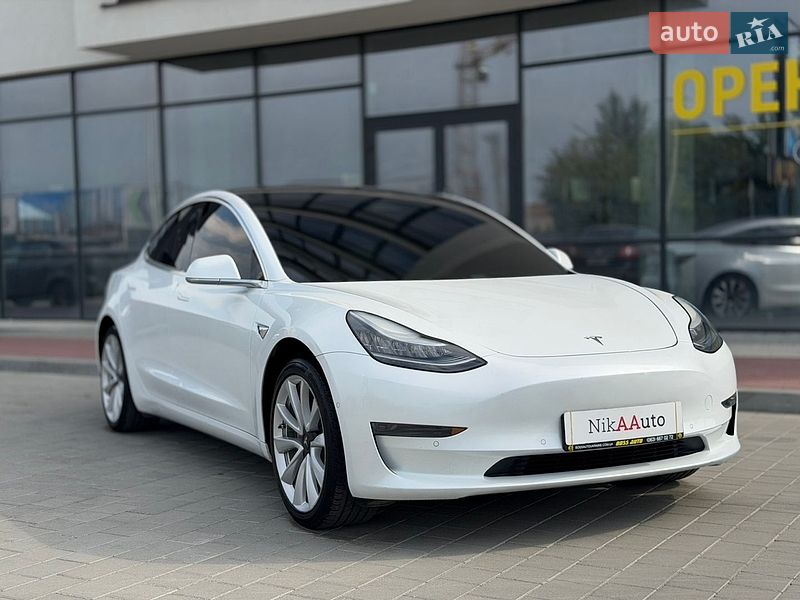 Седан Tesla Model 3 2020 в Ивано-Франковске фото Седан Tesla Model 3 2020 в Ивано-Франковске
