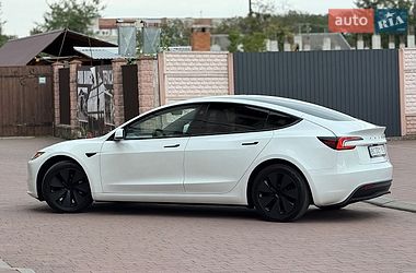 Седан Tesla Model 3 2025 в Стрые