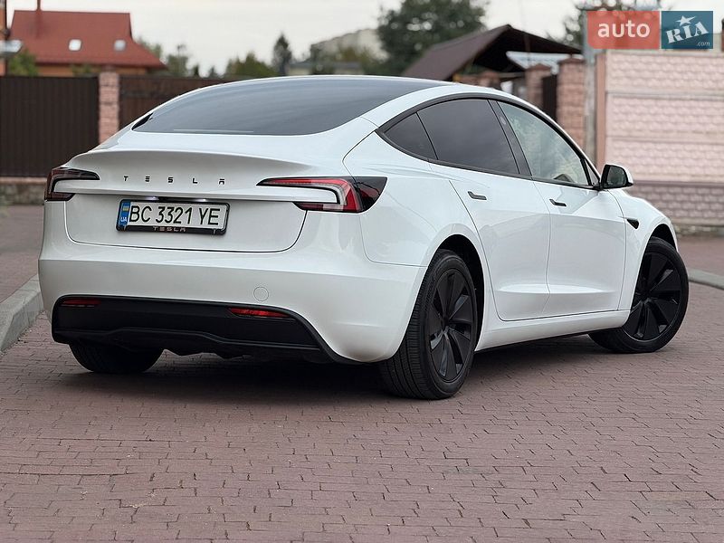 Седан Tesla Model 3 2025 в Стрые