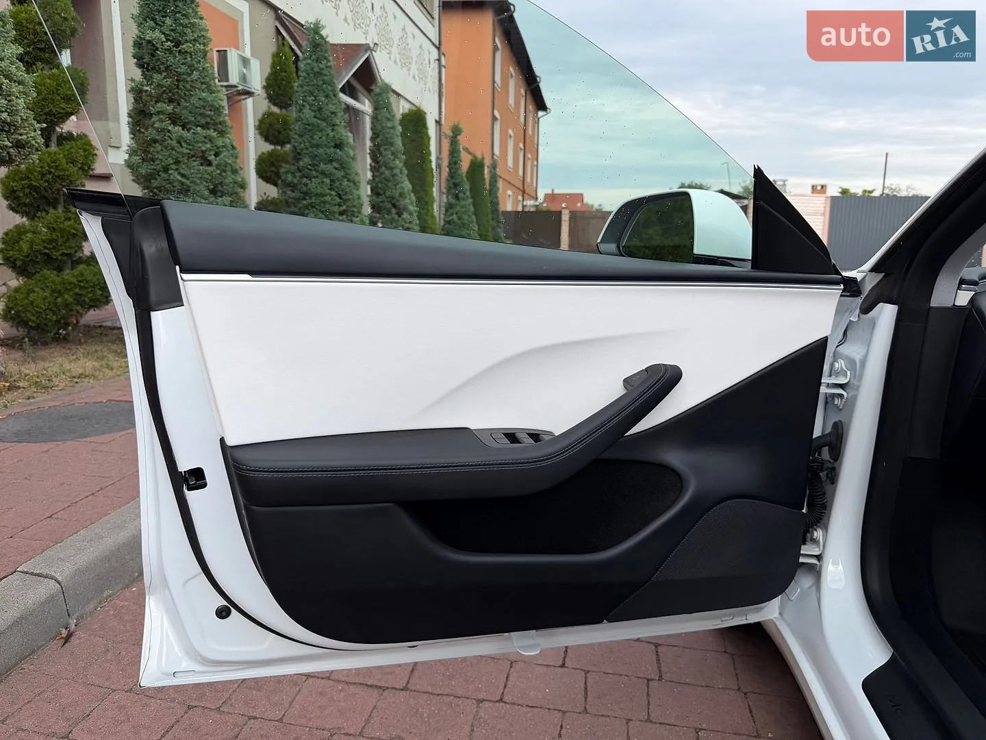 2025 Tesla Model 3 - мініатюра 33