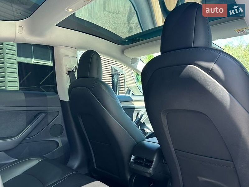 Седан Tesla Model 3 2021 в Києві