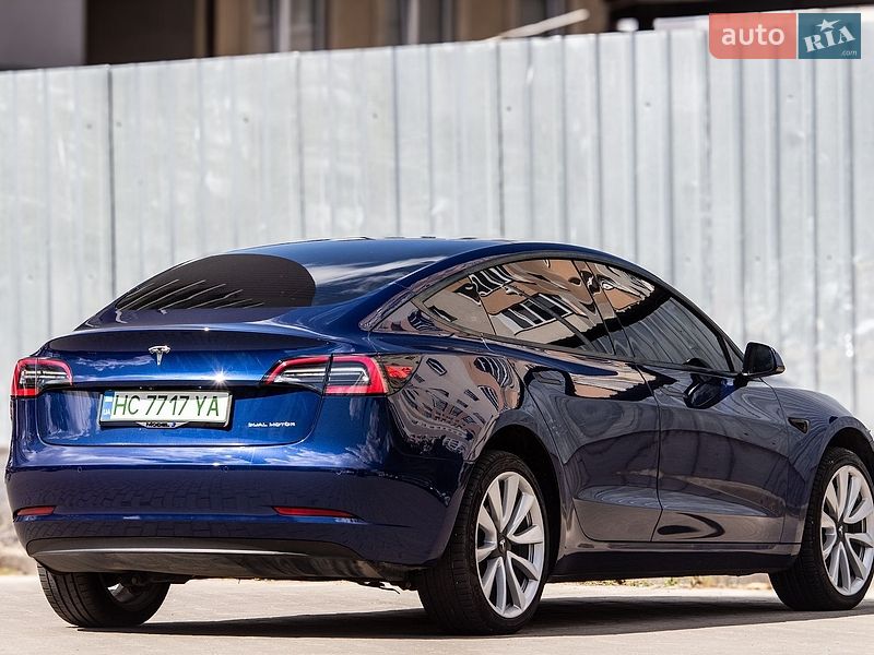 Седан Tesla Model 3 2020 в Львове