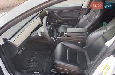 Седан Tesla Model 3 2020 в Києві