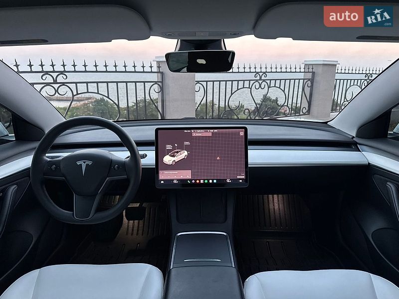 Седан Tesla Model 3 2021 в Одесі