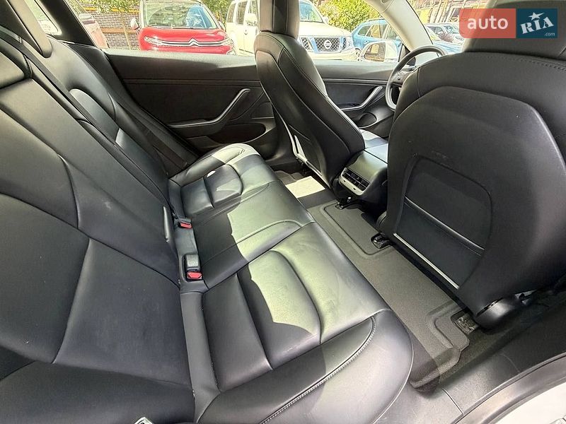 Седан Tesla Model 3 2020 в Киеве