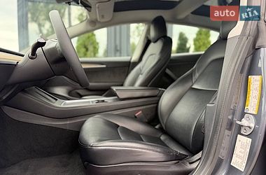 Седан Tesla Model 3 2022 в Львове