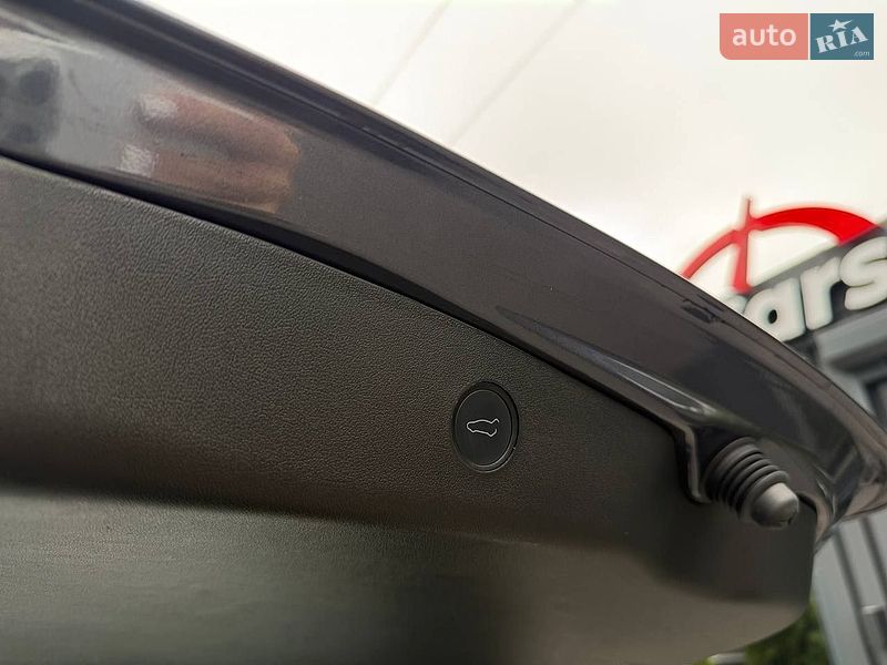 Седан Tesla Model 3 2022 в Львове