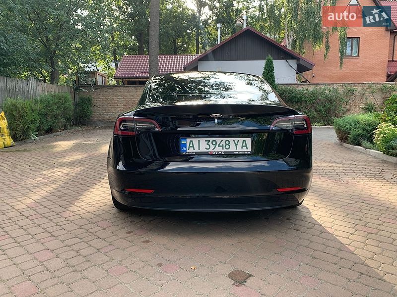 Седан Tesla Model 3 2020 в Ирпене