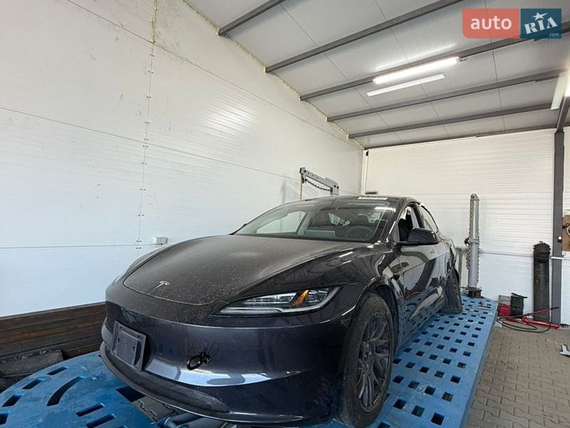 Tesla Model 3 2025
