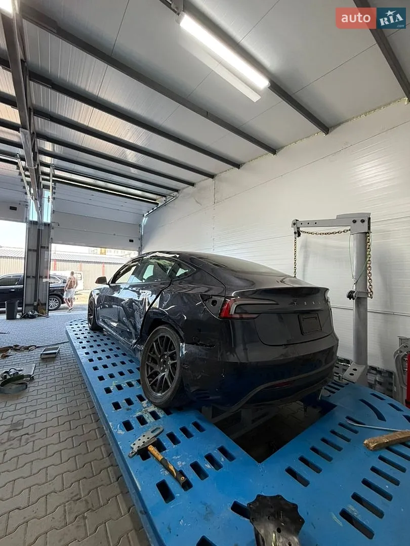 2025 Tesla Model 3 - мініатюра 2