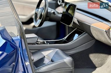 Седан Tesla Model 3 2019 в Киеве