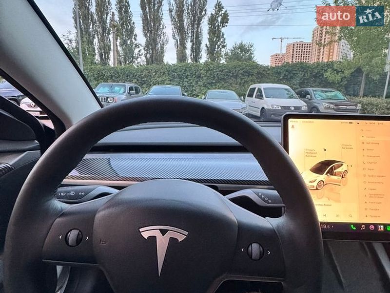 Седан Tesla Model 3 2022 в Києві