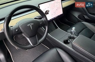 Седан Tesla Model 3 2019 в Дніпрі