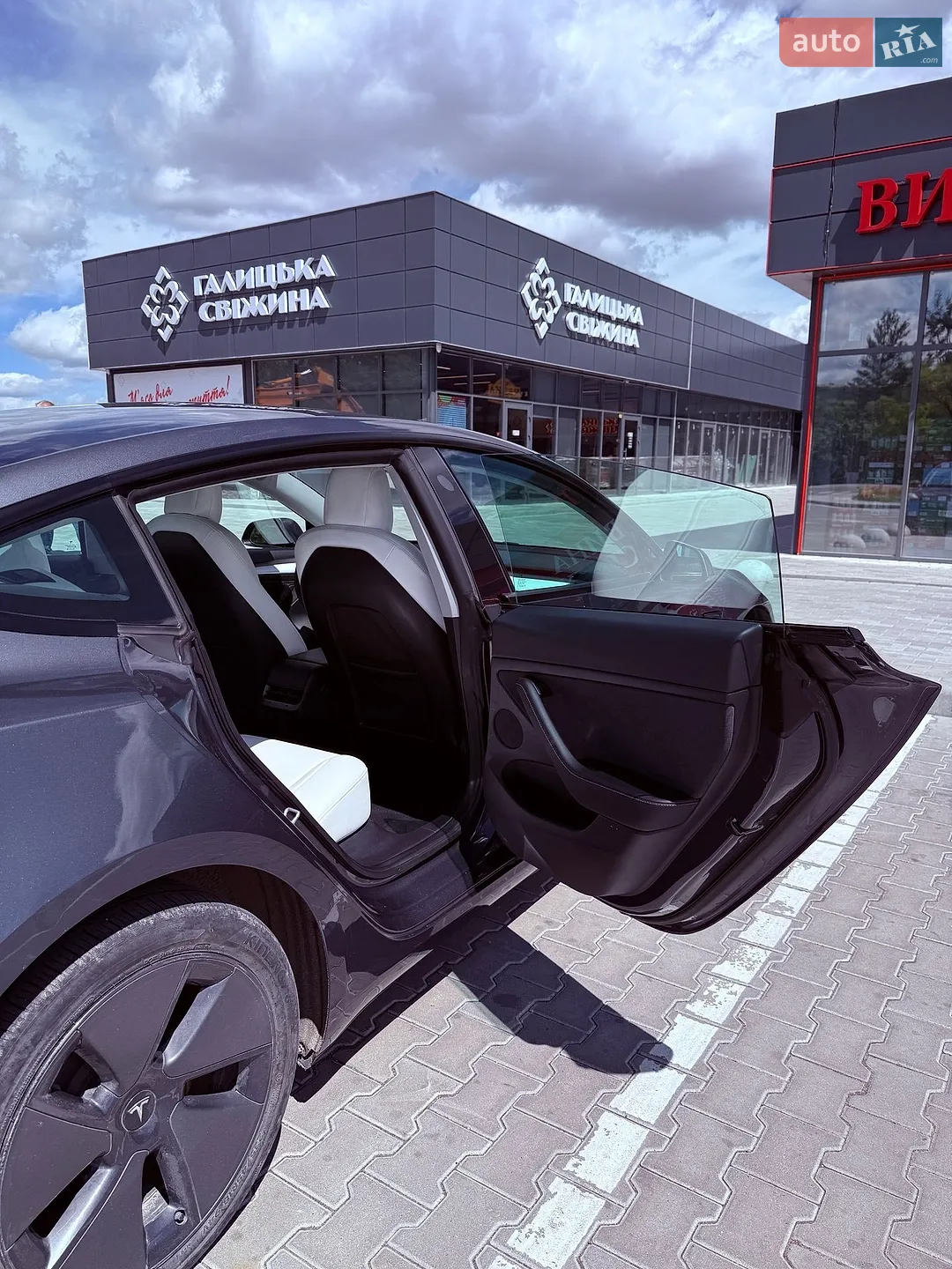 2022 Tesla Model 3 - мініатюра 13