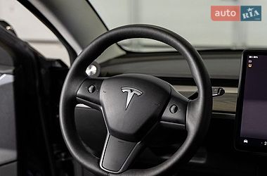 Седан Tesla Model 3 2022 в Чернівцях