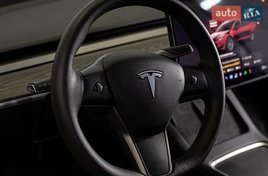 Седан Tesla Model 3 2022 в Чернівцях