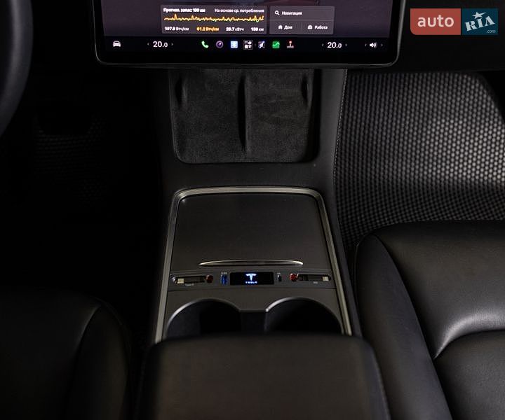 Седан Tesla Model 3 2022 в Чернівцях