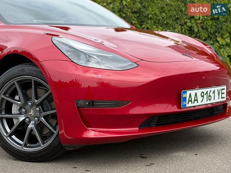 Седан Tesla Model 3 2023 в Киеве
