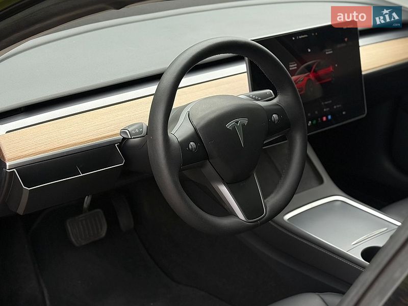 Седан Tesla Model 3 2023 в Киеве