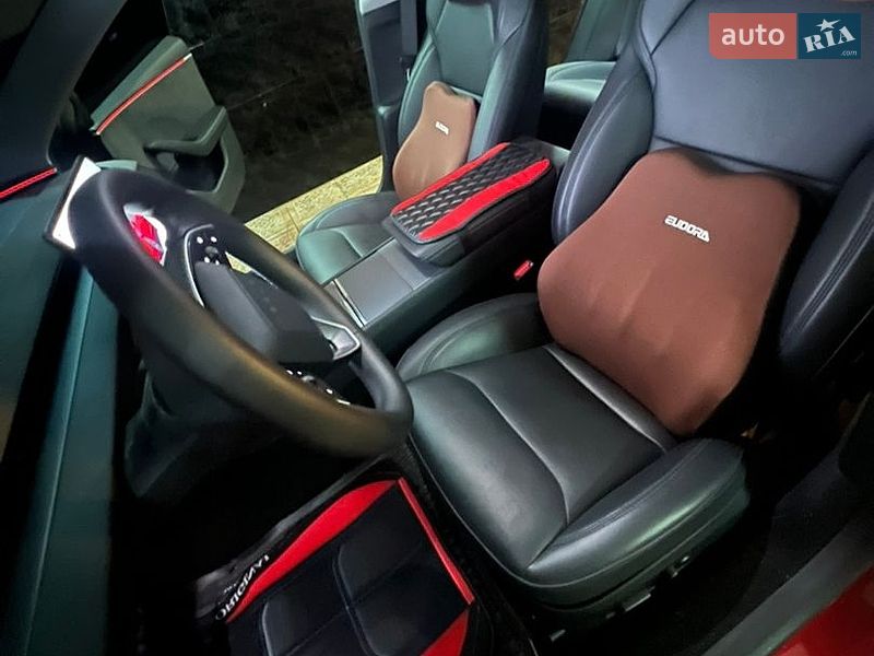 Седан Tesla Model 3 2024 в Києві