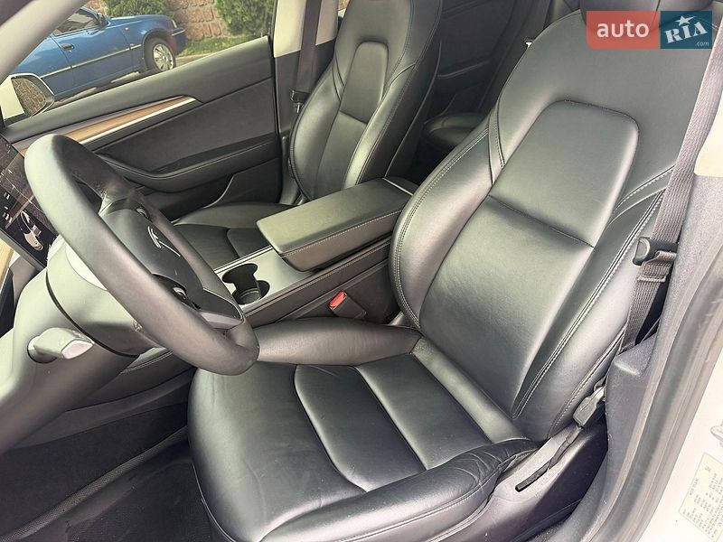 Седан Tesla Model 3 2021 в Кропивницькому