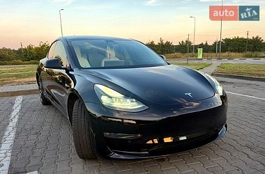 Седан Tesla Model 3 2021 в Днепре