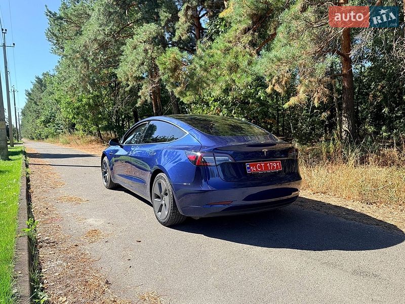 Седан Tesla Model 3 2021 в Вышгороде