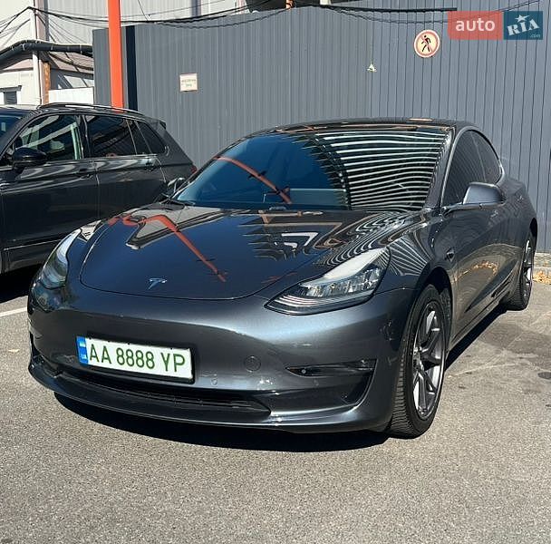 Седан Tesla Model 3 2019 в Києві