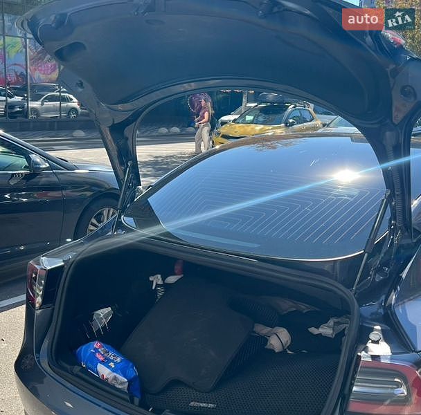 Седан Tesla Model 3 2019 в Києві