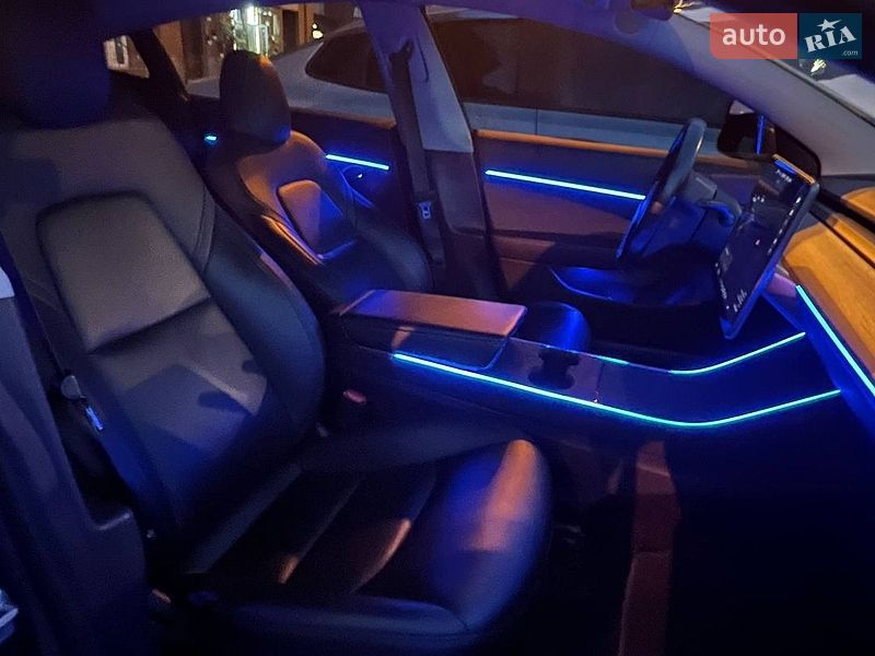 Седан Tesla Model 3 2019 в Києві