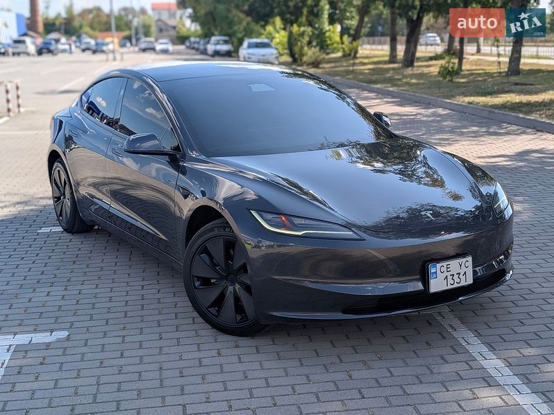 Седан Tesla Model 3 2025 в Коломые