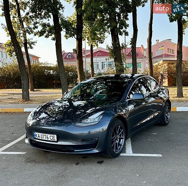 Седан Tesla Model 3 2019 в Києві