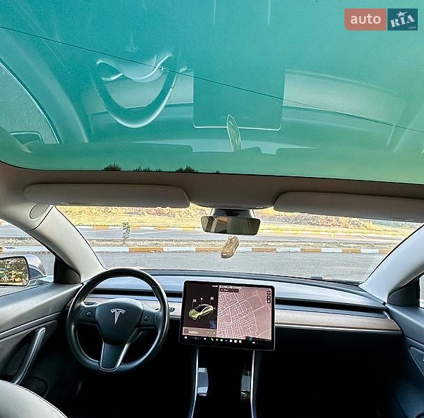 Седан Tesla Model 3 2019 в Києві