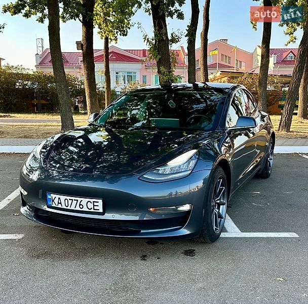 Седан Tesla Model 3 2019 в Києві