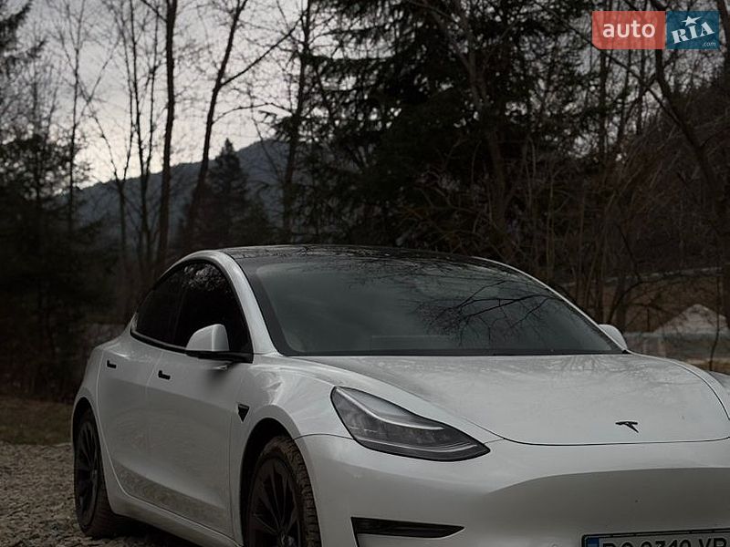 Tesla Model 3 2020