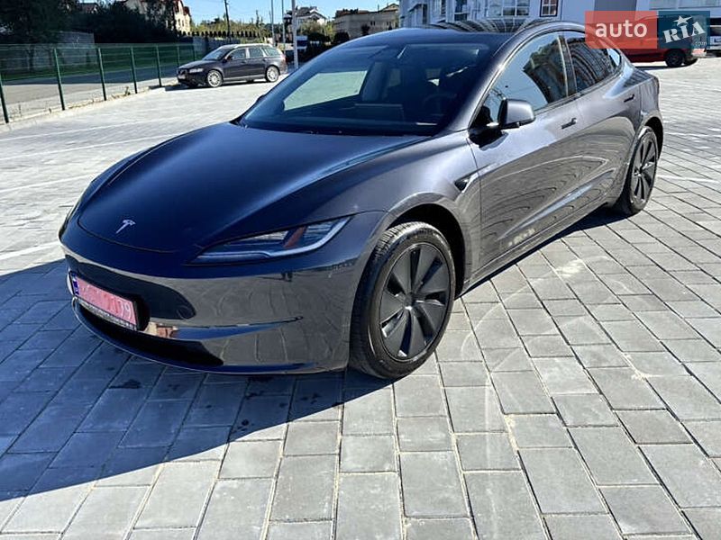 Седан Tesla Model 3 2024 в Киеве