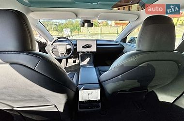 Седан Tesla Model 3 2024 в Киеве