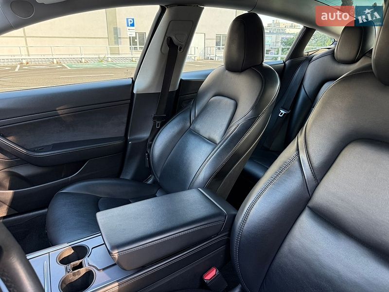 Седан Tesla Model 3 2021 в Києві