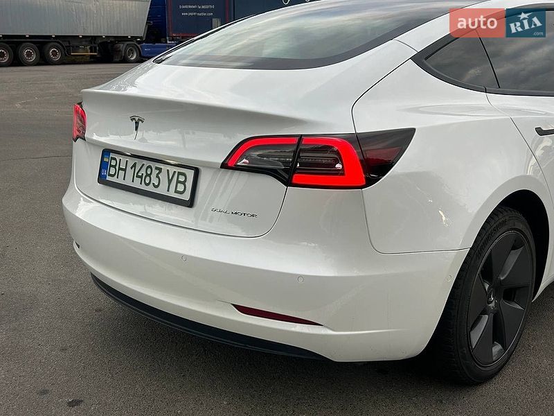 Седан Tesla Model 3 2022 в Одессе