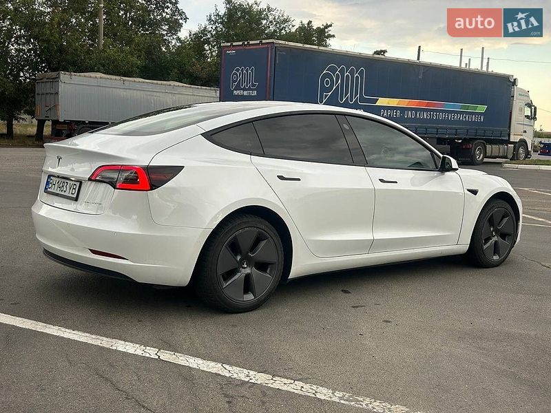 Седан Tesla Model 3 2022 в Одессе
