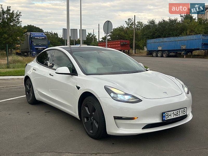 Седан Tesla Model 3 2022 в Одессе