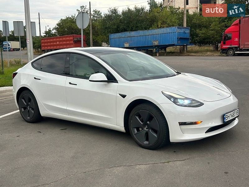 Седан Tesla Model 3 2022 в Одессе