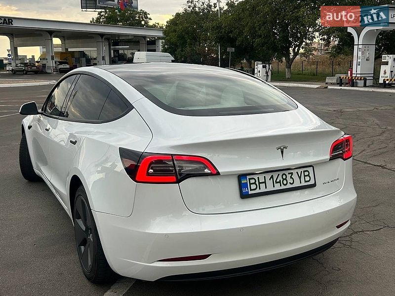 Седан Tesla Model 3 2022 в Одессе