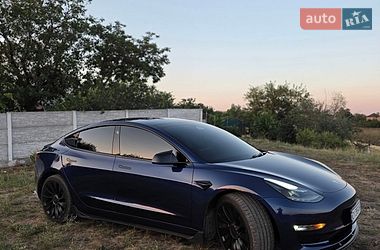 Седан Tesla Model 3 2023 в Кривом Роге