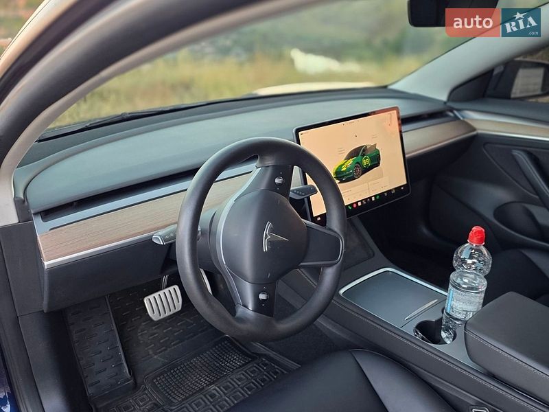 Седан Tesla Model 3 2023 в Кривом Роге