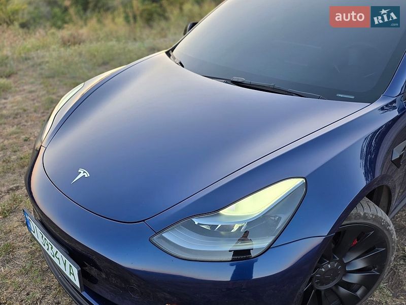 Седан Tesla Model 3 2023 в Кривом Роге