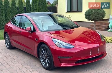 Седан Tesla Model 3 2021 в Виннице